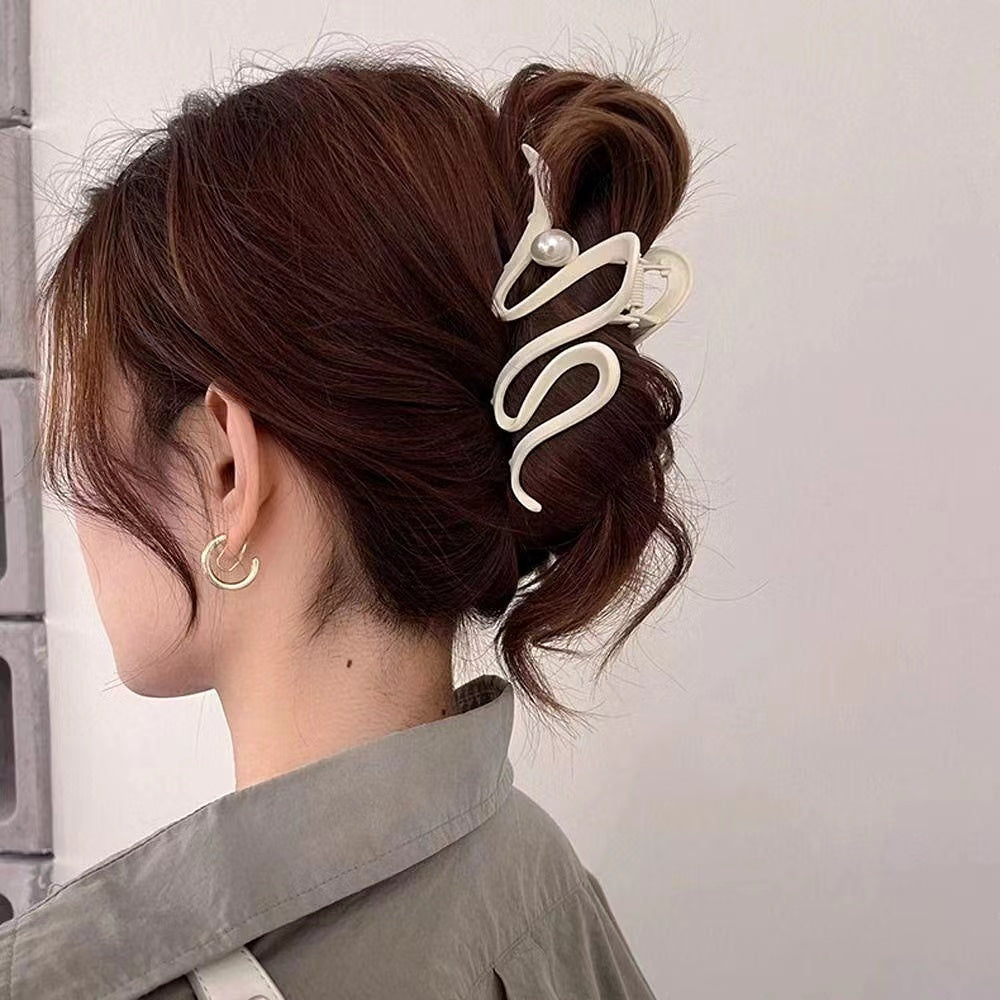 READY STOCK!!!Korean Pearl Hair Clip Hair Pin Hair Accessories Hairpin Hairclip 900 韩国网红ins珍珠发夹抓夹头发夹子后脑勺鲨鱼夹日系边夹发抓