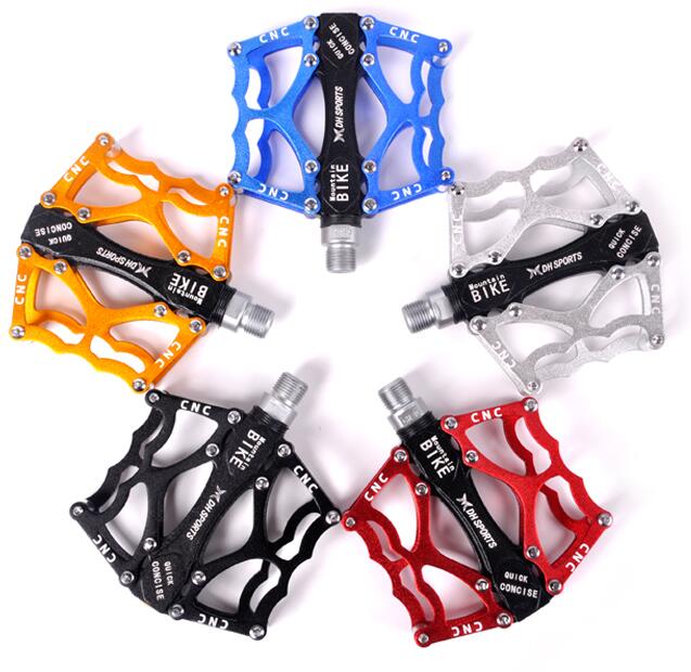 Aluminum alloy bicycle pair pedal Bicycle accessories pedal anti-skid bearing