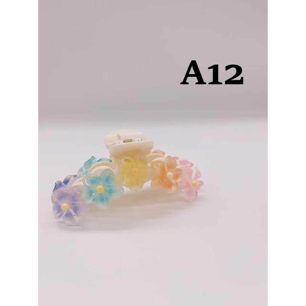 Kuromi Sanrio Cute Cartoon Transparent Shark Hair Clip Suitable for Women and Girls Hair Accessories 卡通透明鲨鱼夹