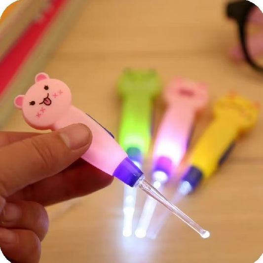 READY STOCK Cartoon LED Flashlight Detachable Earpick 卡通LED手电筒掏耳勺