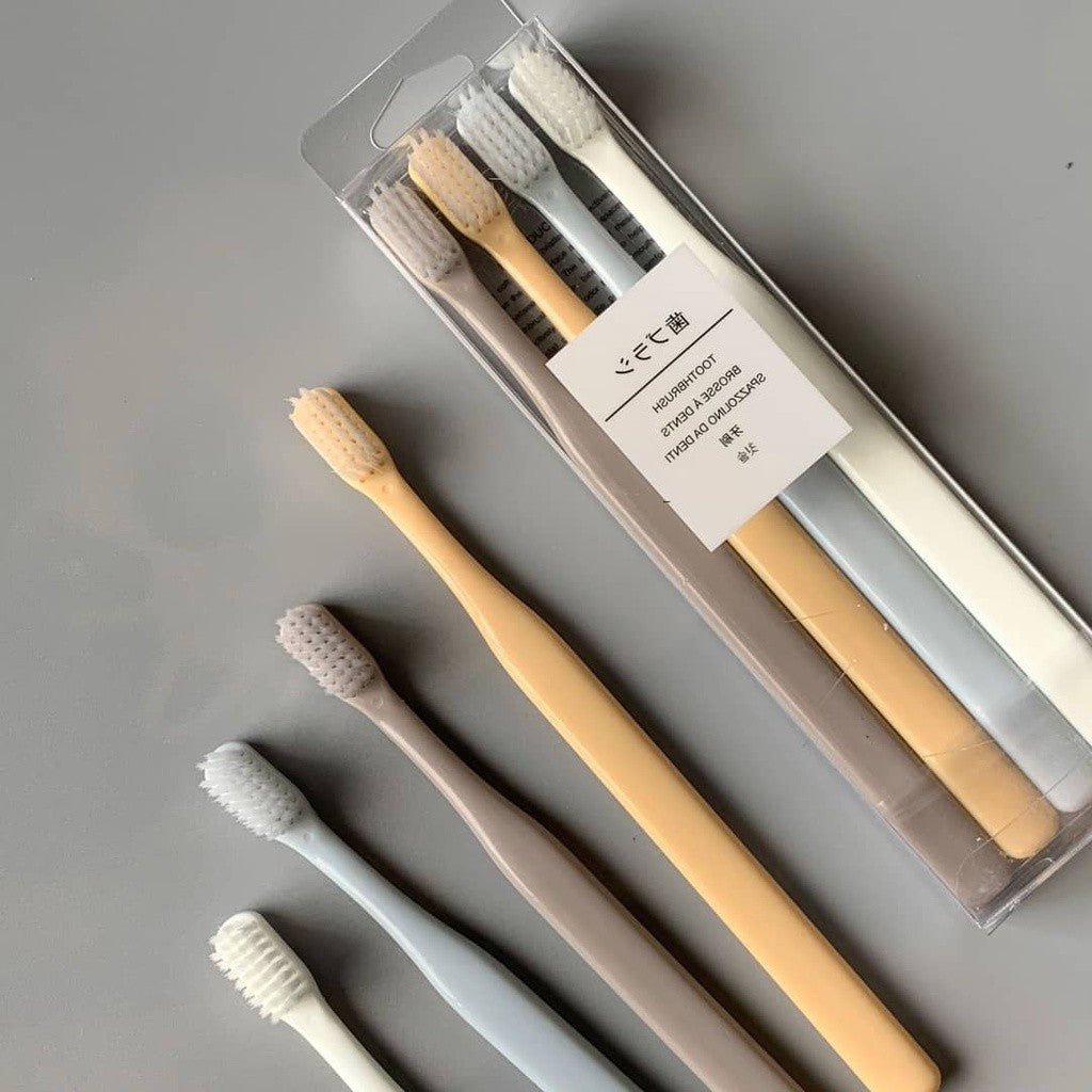 READY STOCK‼️ Japan Ins Toothbrush 4in1 Travel Set Berus Gigi Antibacterial Portable Murah  日本无印软毛牙刷