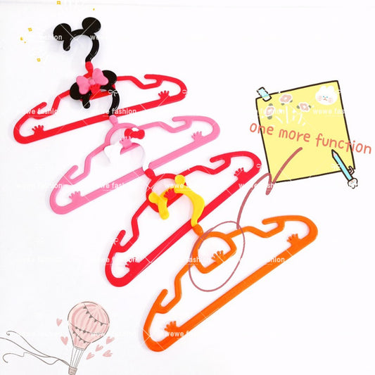 READY STOCKS!!!Mickey Kitty Pooh Cartoon Baby Kids Plastic Clothes Hanger卡通衣挂