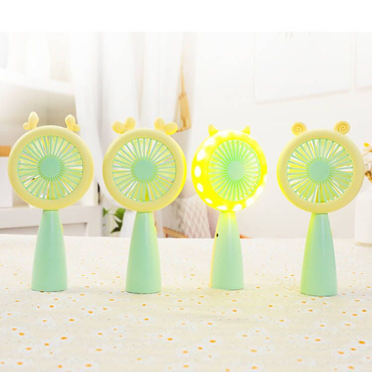 READY STOCK‼️ Mini Portable Clip Fan | USB Rechargeable | Cute Cartoon Desk & Handheld Fan 迷你便携式风扇