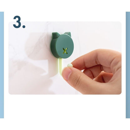 (READYSTOCK) 2pcs Cute Cat Colorful Sticky Hooks Bathroom Door Back Hooks Kitchen No-Punch Wall Coat Hooks 免打孔壁挂钩