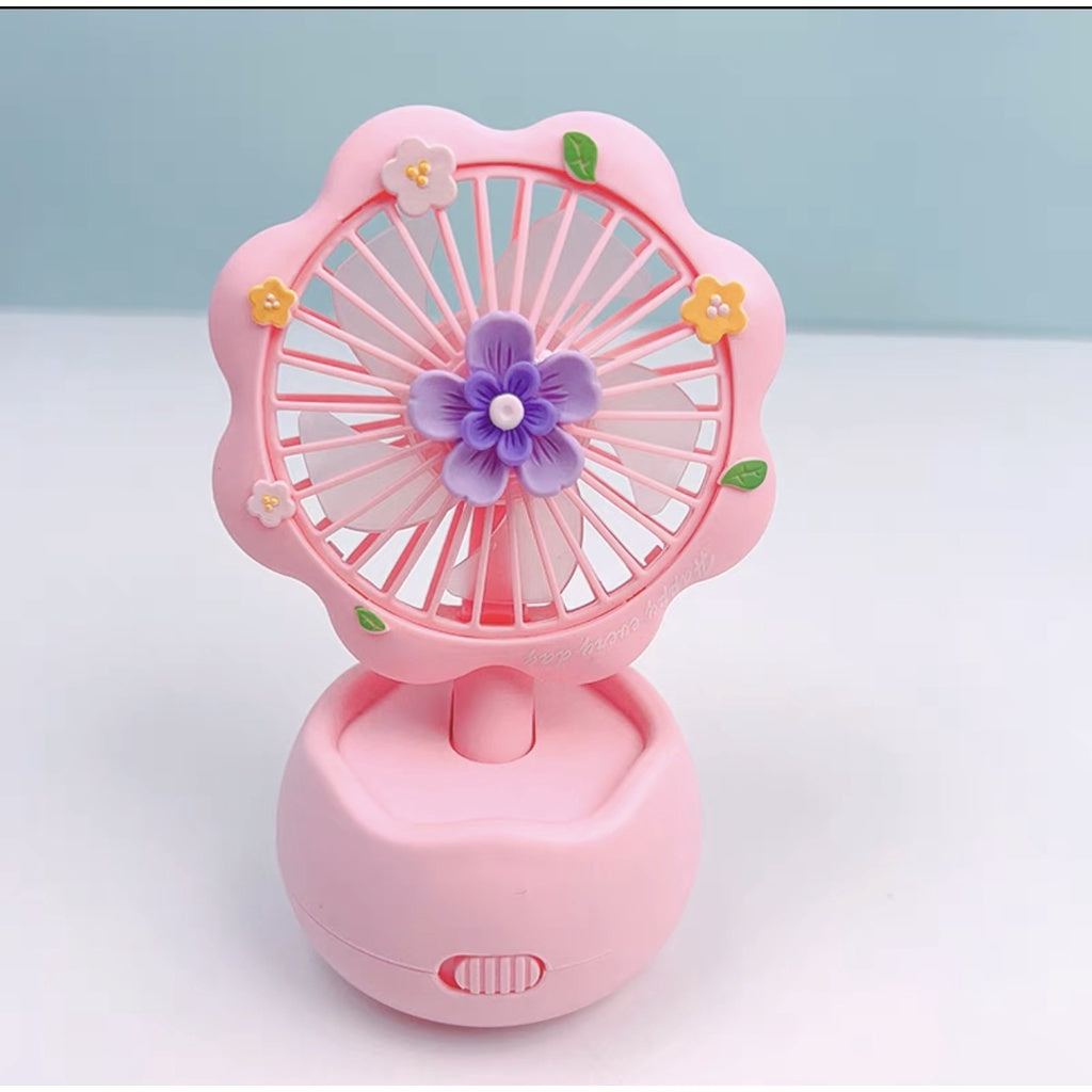 READY STOCK‼️ Mini Portable Clip Fan | USB Rechargeable | Cute Cartoon Desk & Handheld Fan 迷你便携式风扇