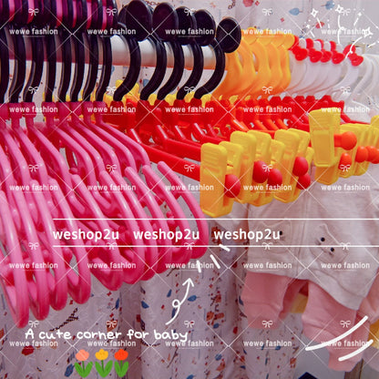 READY STOCKS!!!Mickey Kitty Pooh Cartoon Baby Kids Plastic Clothes Hanger卡通衣挂