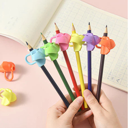 KIDS PENCIL GRIP | 儿童握笔矫正器：软硅胶材质、预防近视/老茧 | 左右手通用 | 现货秒发 Ergonomic Silicone Pen Holder for Kids | Corrective Writing Tool & Posture Support