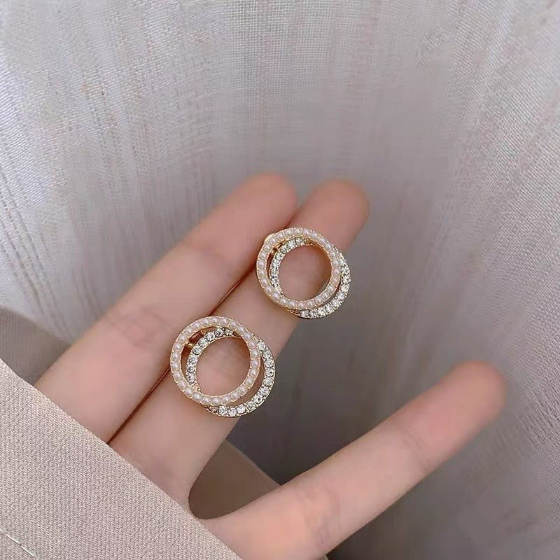 (READYSTOCK) Korean Style Earrings for Women Trending Silver 925 Versatile   Fashion Design Luxury Jewelry-ER 韩版925银耳环