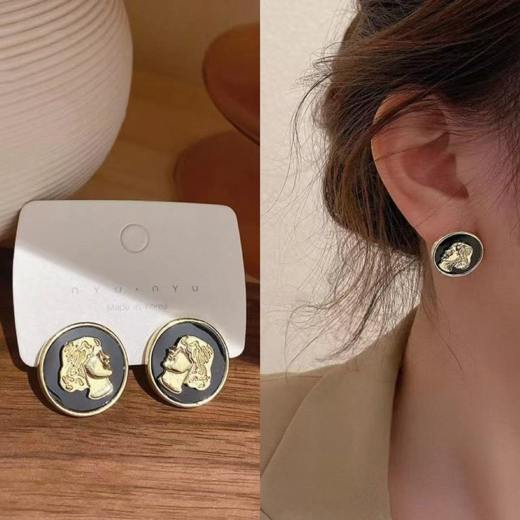 (READYSTOCK) Korean Style Earrings for Women Trending Silver 925 Versatile   Fashion Design Luxury Jewelry-ER 韩版925银耳环