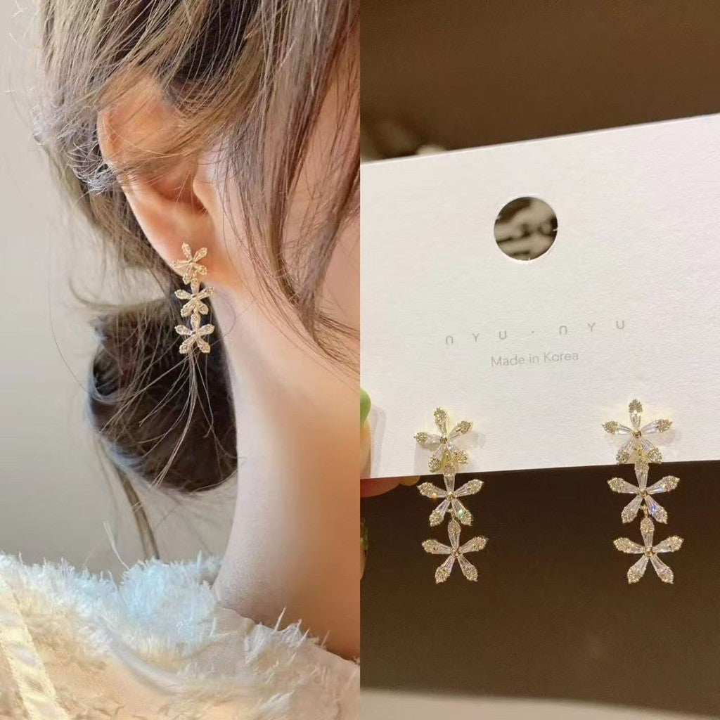(READYSTOCK) Korean Style Earrings for Women Trending Silver 925 Versatile   Fashion Design Luxury Jewelry-ER 韩版925银耳环