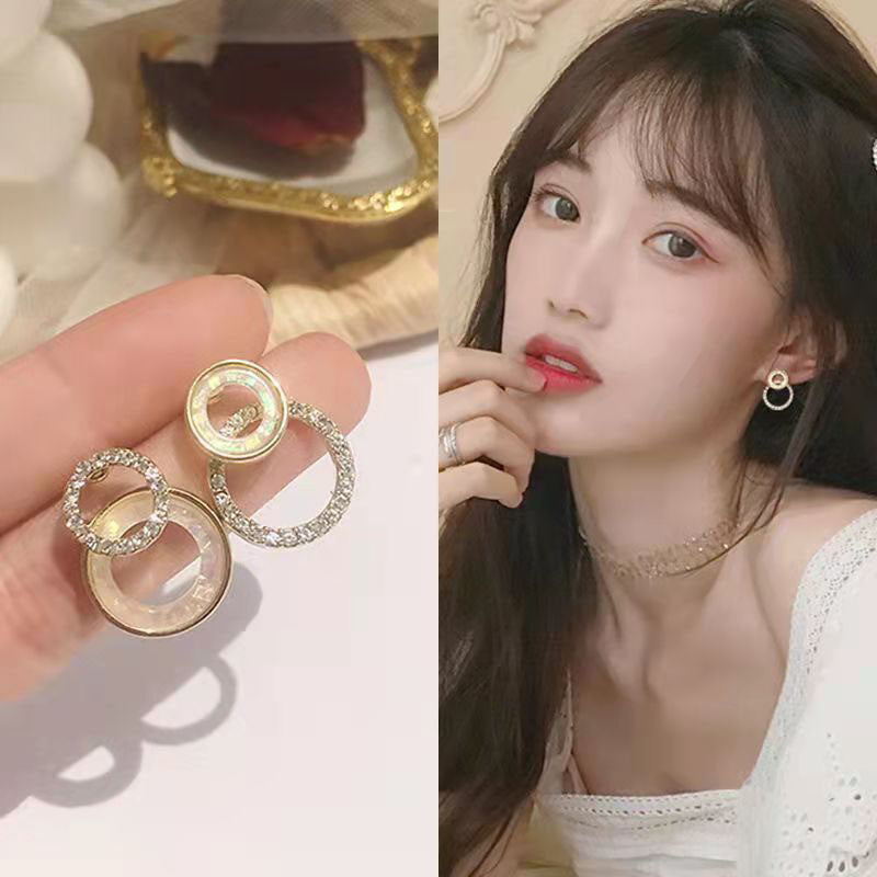 (READYSTOCK) Korean Style Earrings for Women Trending Silver 925 Versatile   Fashion Design Luxury Jewelry-ER 韩版925银耳环