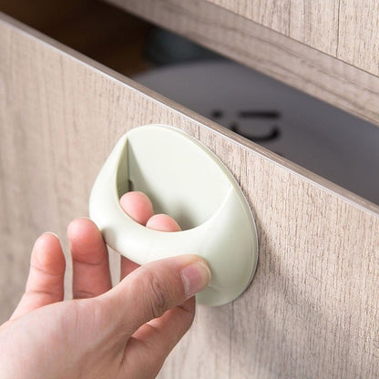 (READYSTOCK) Multi-purpose Self-Adhesive Punch-free Door Handle / Home Plastic Window Glass Drawer Closet Grip 免打孔自粘门把手