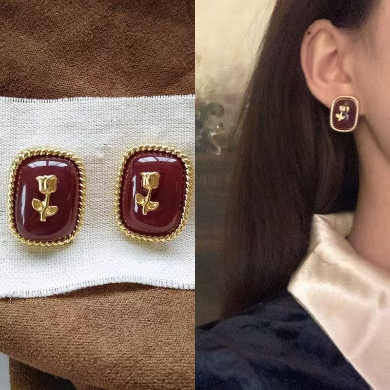 (READYSTOCK) Korean Style Earrings for Women Trending Silver 925 Versatile   Fashion Design Luxury Jewelry-ER 韩版925银耳环