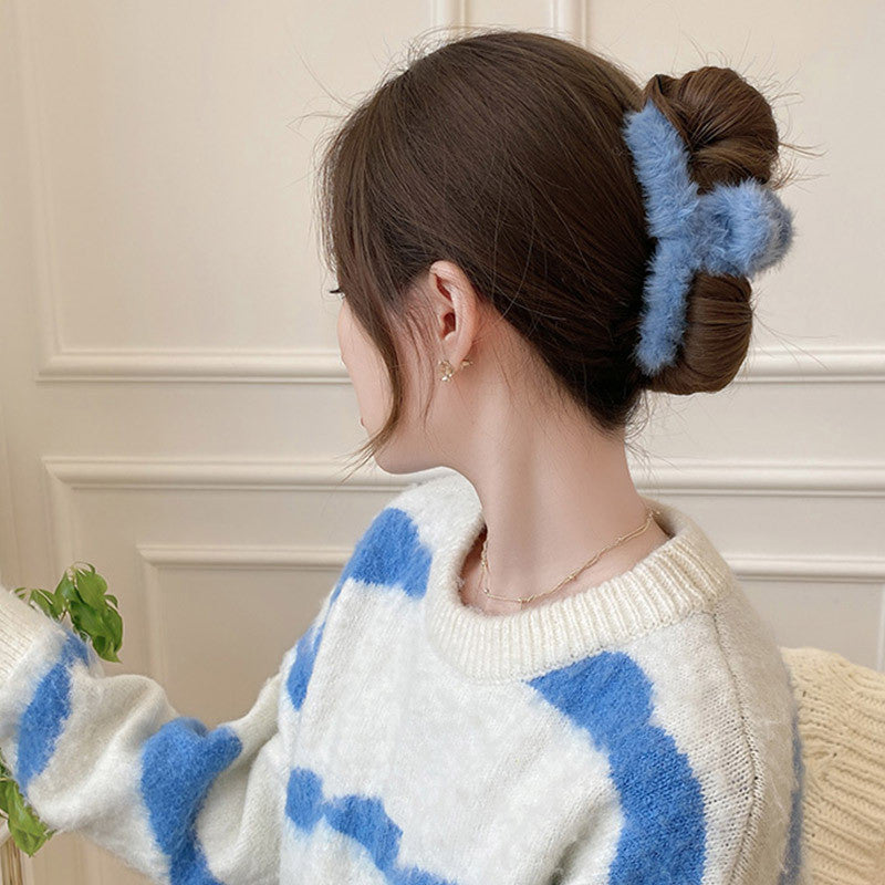 【READY STOCK 】Elegant Plush Hair Clip Claw Korean Style Fashion Big Hair Clamp Women's Hair Accessories ZJ-888bb