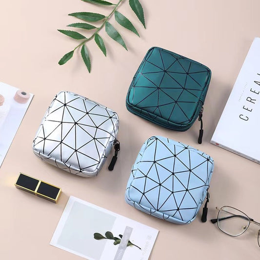 【READY STOCK】Portable Sanitary Pad Storage Pouch｜Cute Period Organizer Bag for Women 便携卫生巾收纳包