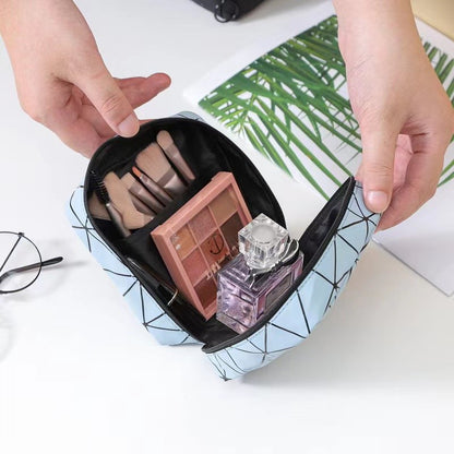 【READY STOCK】Portable Sanitary Pad Storage Pouch｜Cute Period Organizer Bag for Women 便携卫生巾收纳包