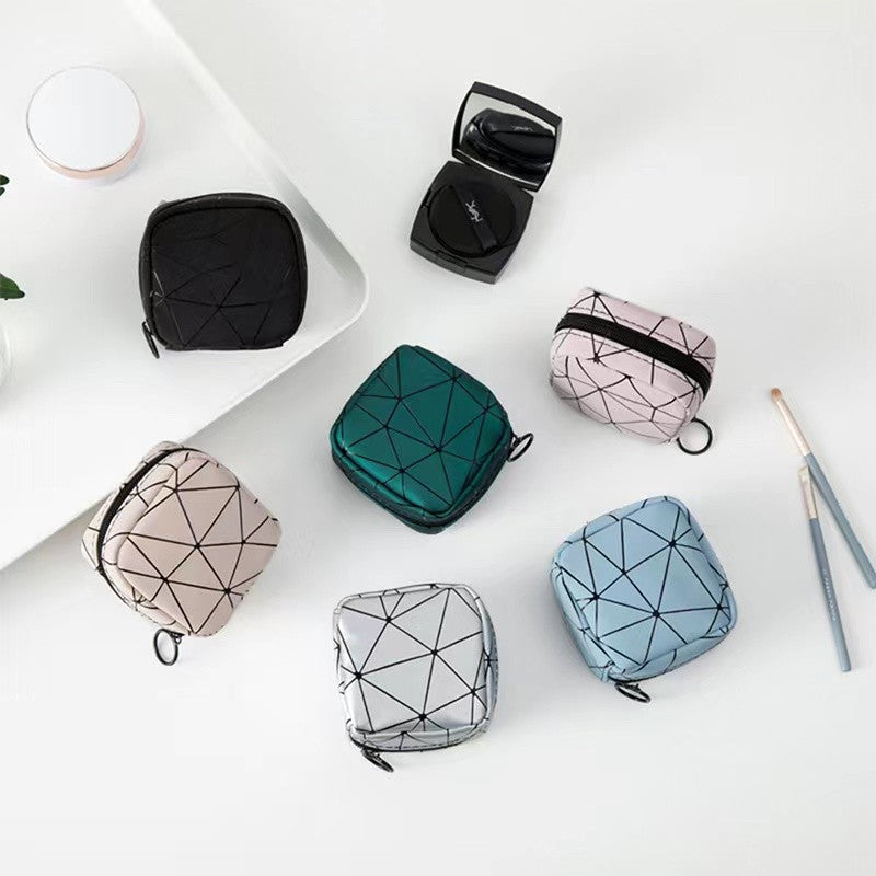 【READY STOCK】Portable Sanitary Pad Storage Pouch｜Cute Period Organizer Bag for Women 便携卫生巾收纳包