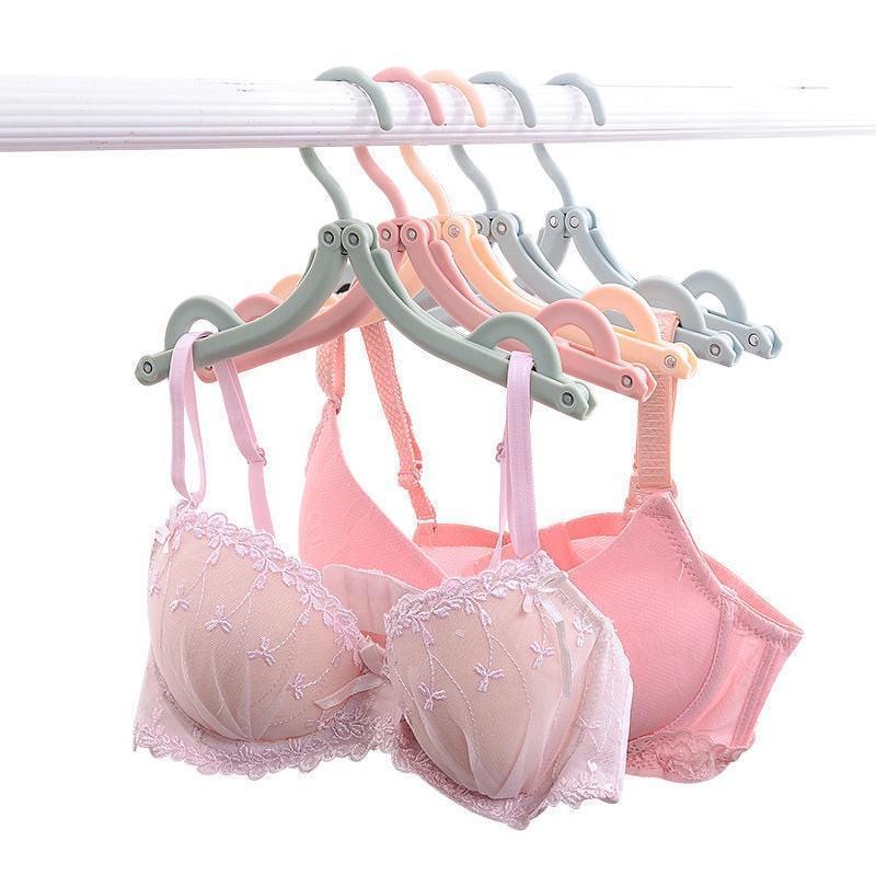 Aesthetic & Functional [TRAVEL CHIC] 行走的衣橱 | 折叠式省空间衣架：出差旅行，精致如初 Multi-Functional Folding Hanger | Lightweight & Durable Design